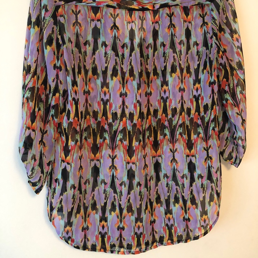 Colorful Express Blouse - Picture 2 of 4